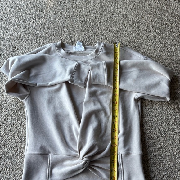 For The Republic Knotted Cream Sweatshirt - Picture 7 of 7